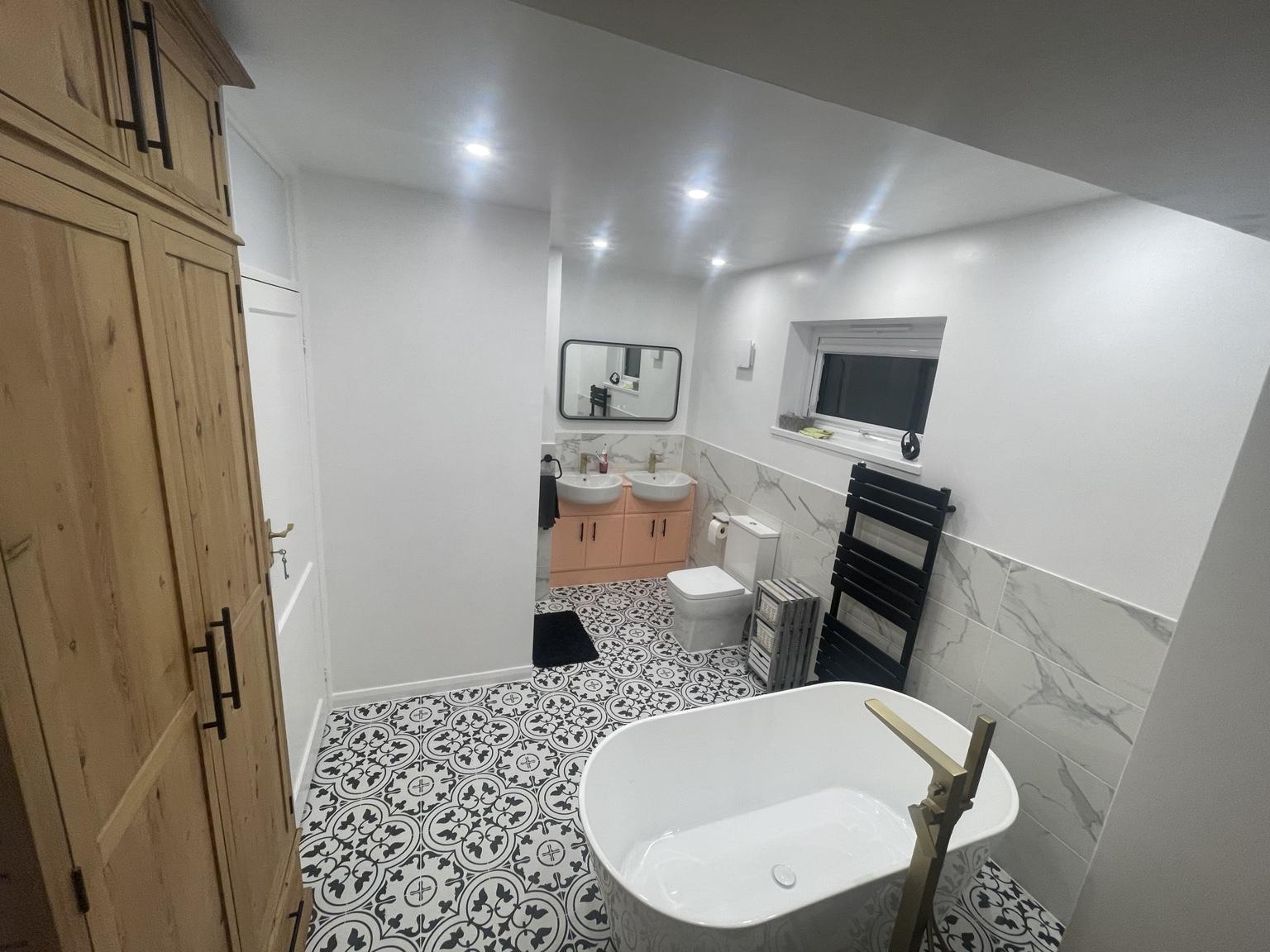 Double vanity with storage